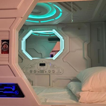 Hostel Aria Capsule Chişinău Esterno foto